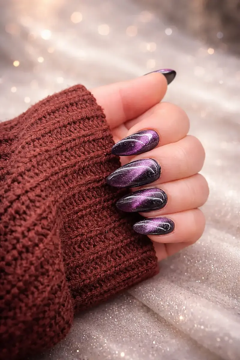 Luxury gold foil nail design